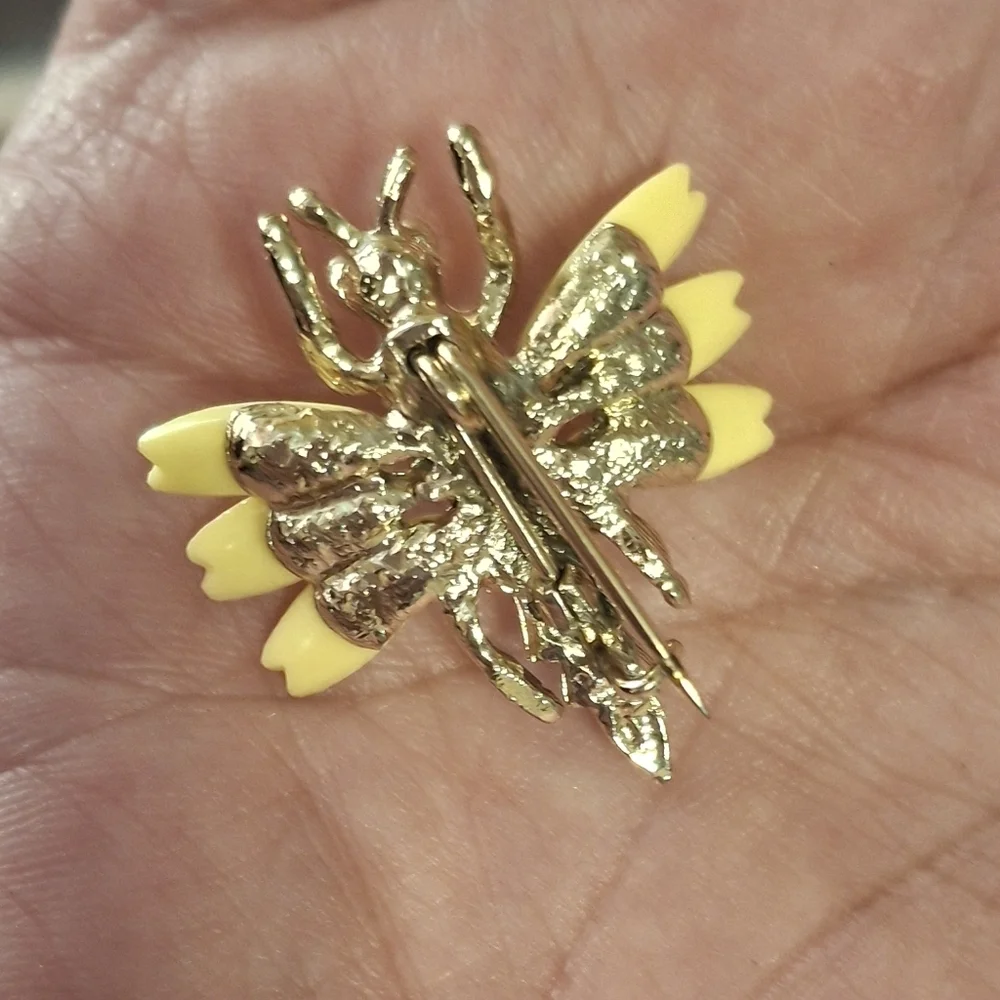 Bug Gold and Yellow Luxite Bee Brooch Pin Vintage